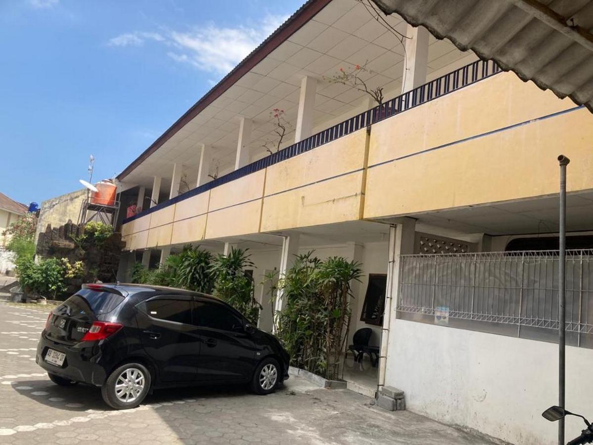 Hotel Surya Citra Jogja A Mitra Reddoorz 요그야카르타 외부 사진