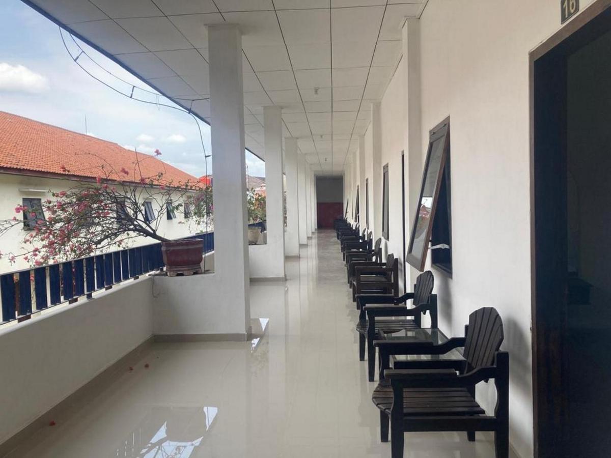 Hotel Surya Citra Jogja A Mitra Reddoorz 요그야카르타 외부 사진